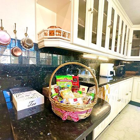 Villa Casacara Marbella Beachside Costabella -Spain 外观 照片