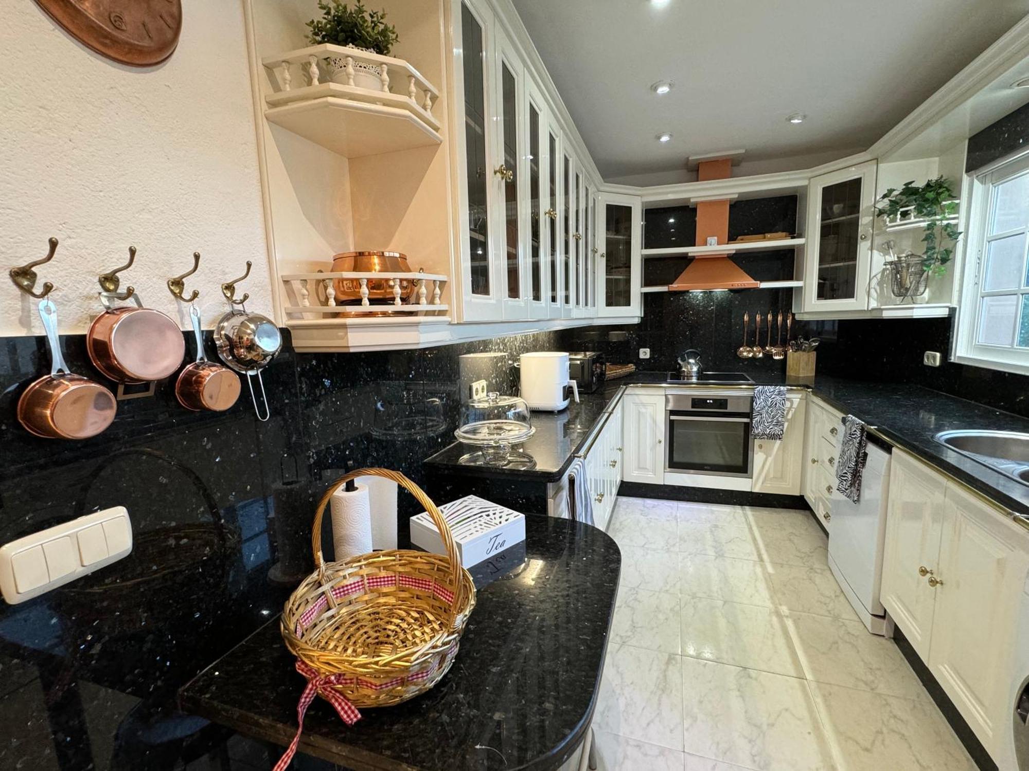 Villa Casacara Marbella Beachside Costabella -Spain 外观 照片