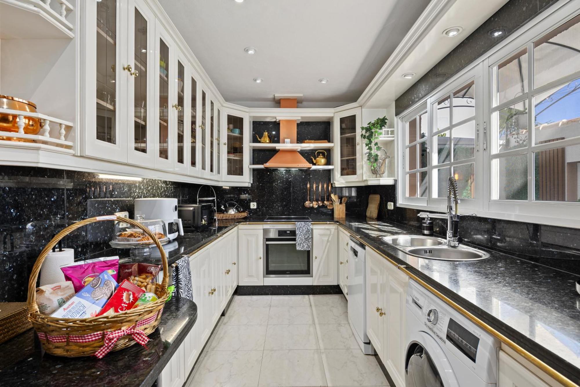 Villa Casacara Marbella Beachside Costabella -Spain 外观 照片