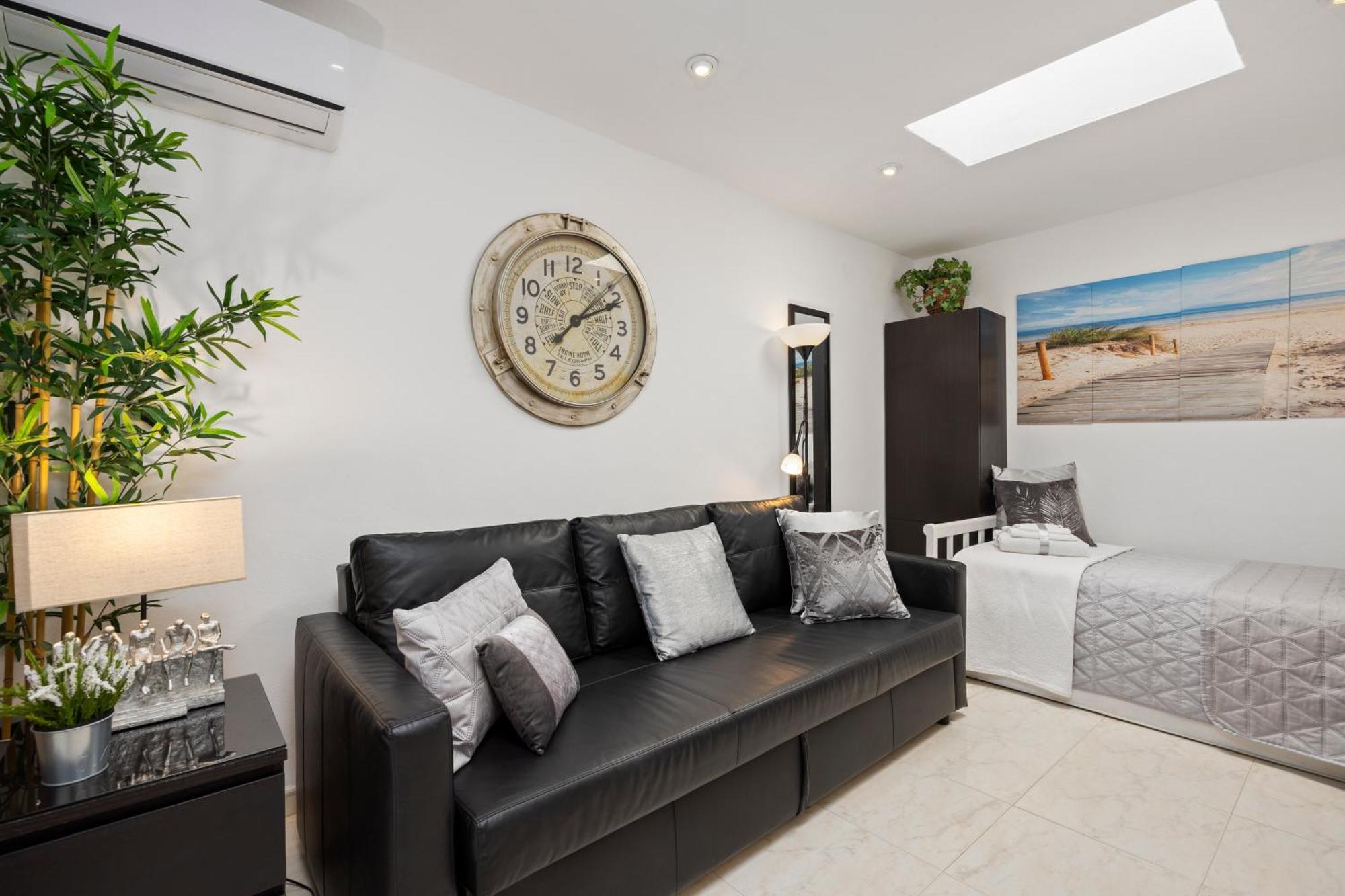 Villa Casacara Marbella Beachside Costabella -Spain 外观 照片